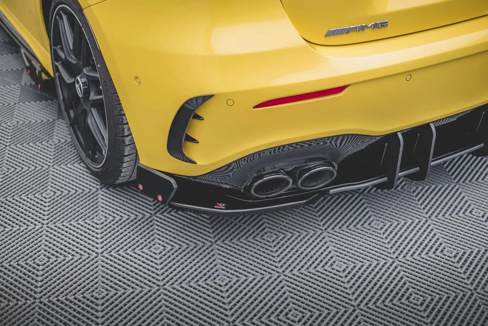 Задні сплітери Boczne V.2 + Flaps Maxton Mercedes-AMG A 45 S Aero Pack W177 - фото My Tuning Lab