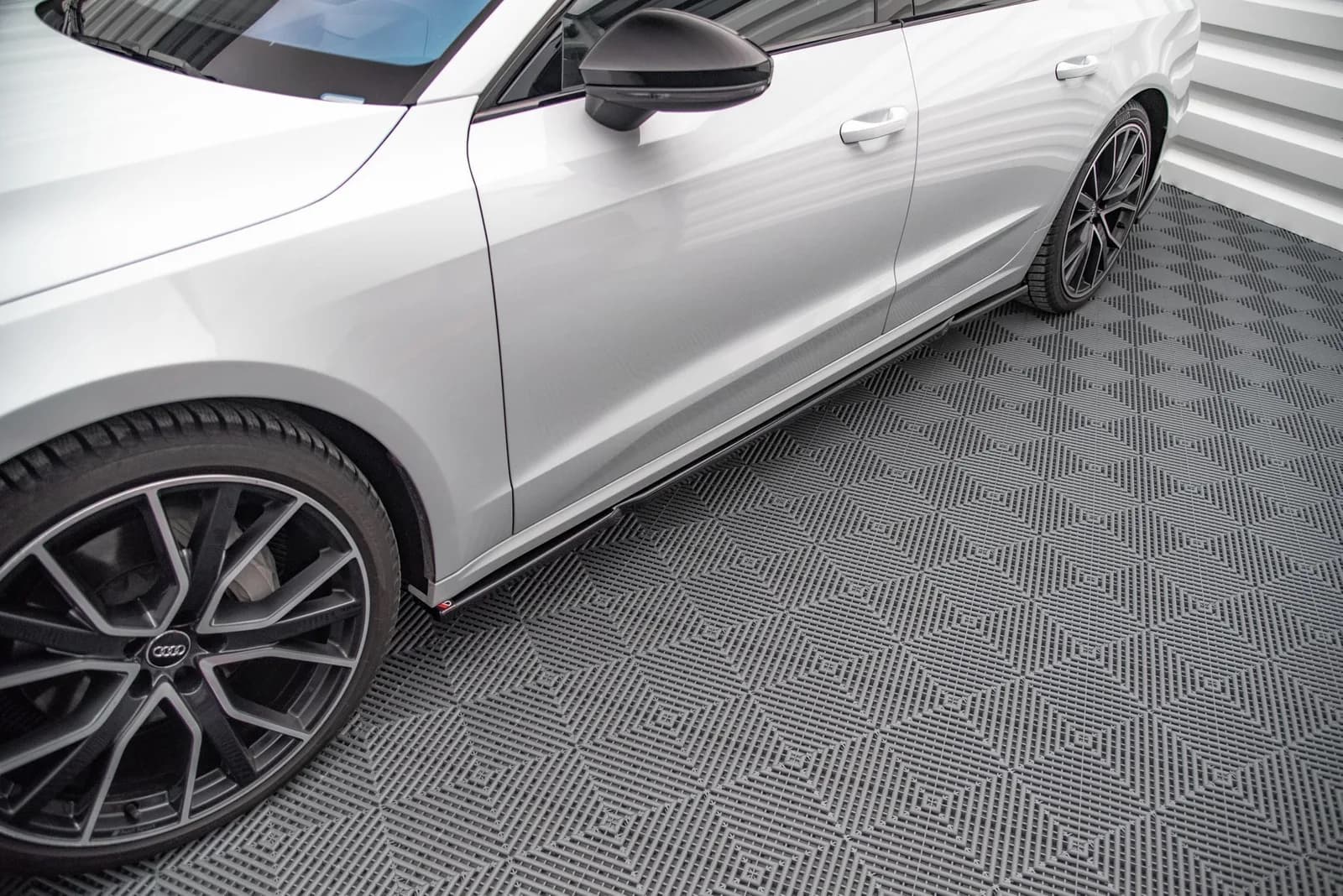 Накладки на пороги Maxton Audi A7 C8 - фото My Tuning Lab