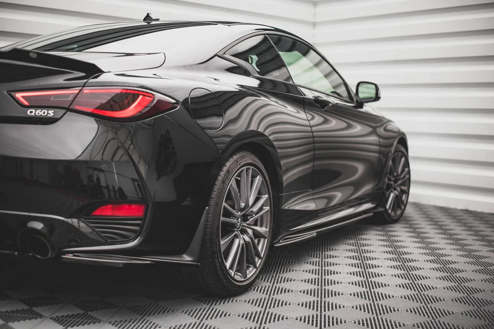Накладки на пороги Maxton Infiniti Q60 S Mk2 - фото My Tuning Lab