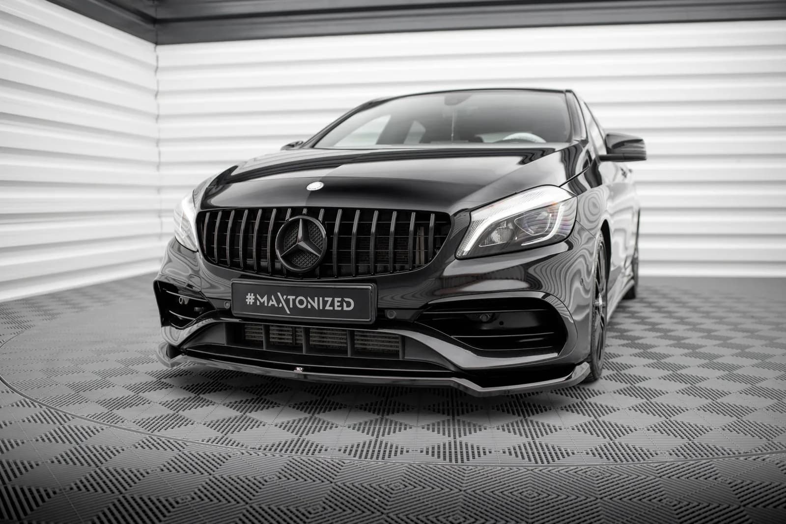 Передній сплітер V.1 Maxton Mercedes-Benz A AMG-Line W176 Facelift - фото My Tuning Lab