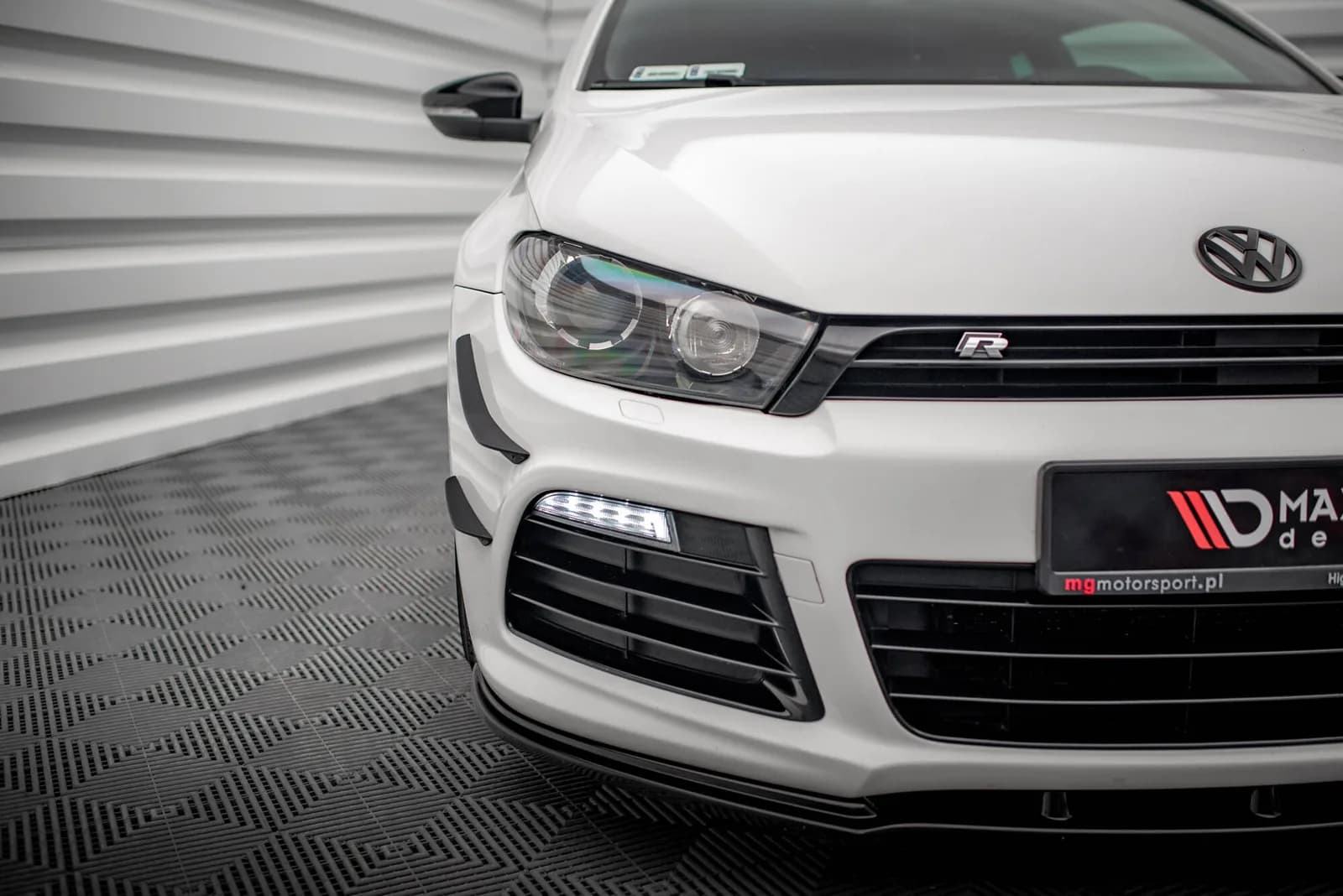 Канарди (аеродинамічні накладки переднього бампера) Maxton Volkswagen Scirocco R Mk3 - фото My Tuning Lab