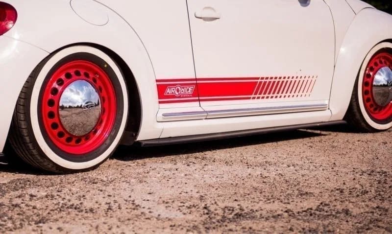 Накладки на пороги Maxton Volkswagen Beetle (чорний глянець) - фото My Tuning Lab