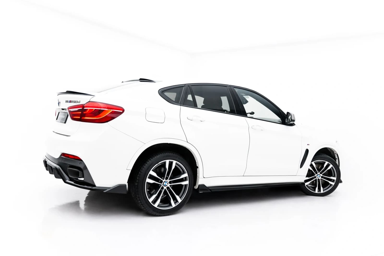 Накладки на пороги V.2 Maxton BMW X6 M-пакет F16 - фото My Tuning Lab