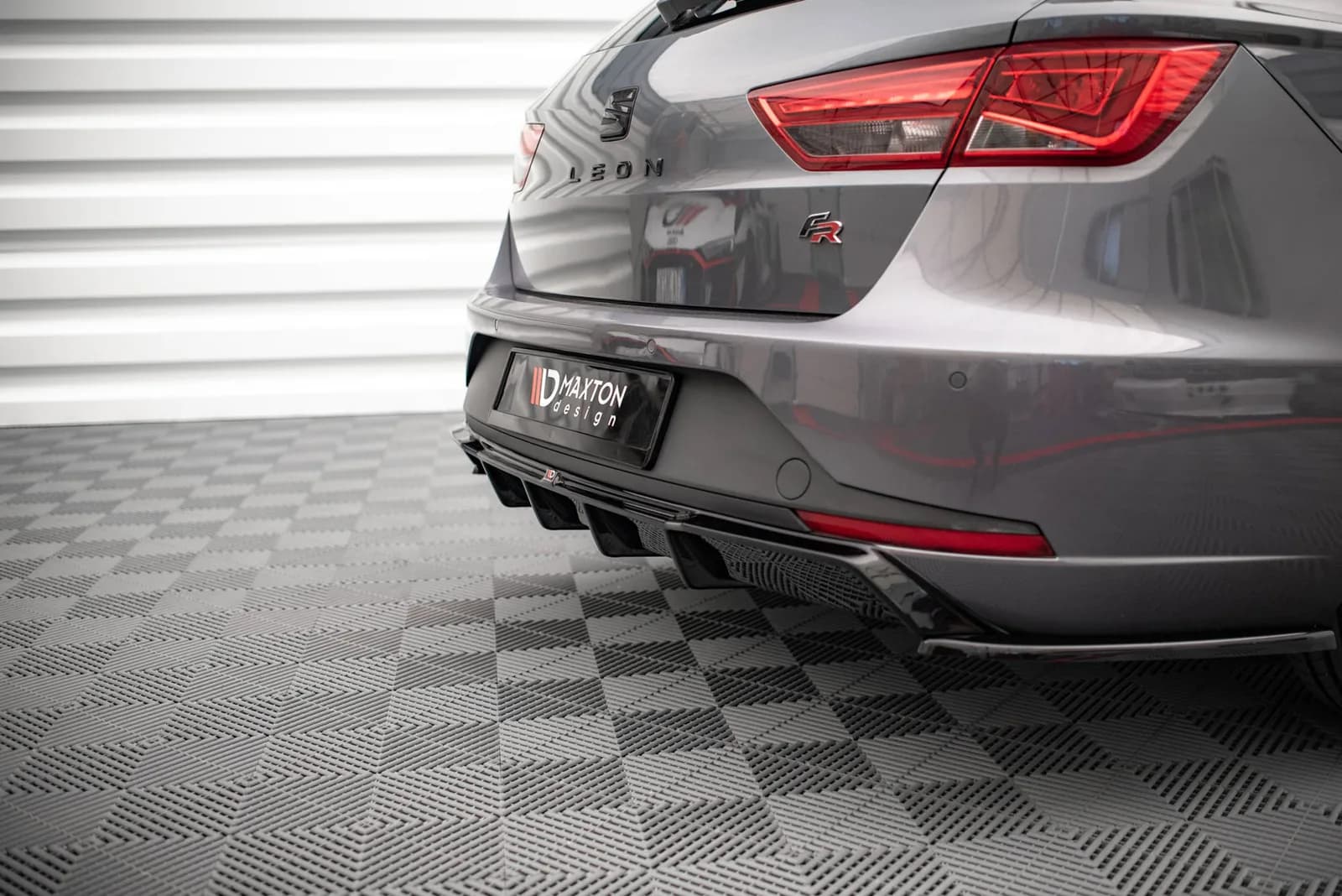 Задня накладка Maxton Seat Leon FR Sportstourer Mk3 - фото My Tuning Lab