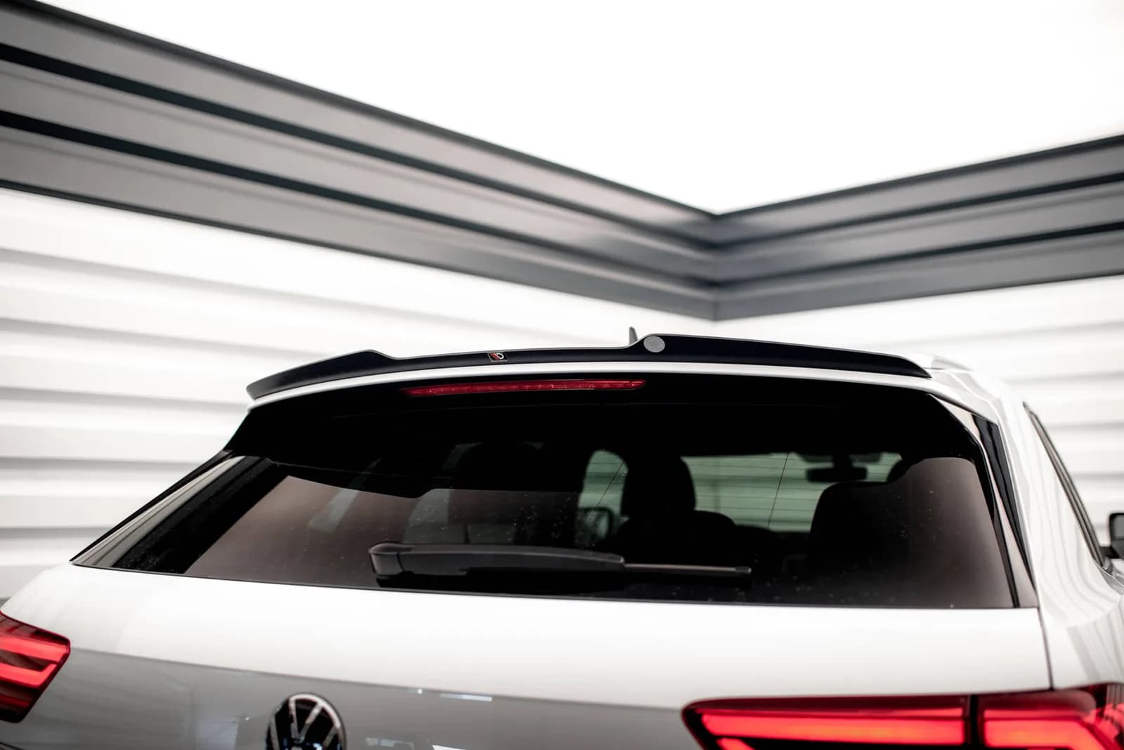 Продовження спойлера Maxton Volkswagen Atlas Cross Sport - фото My Tuning Lab