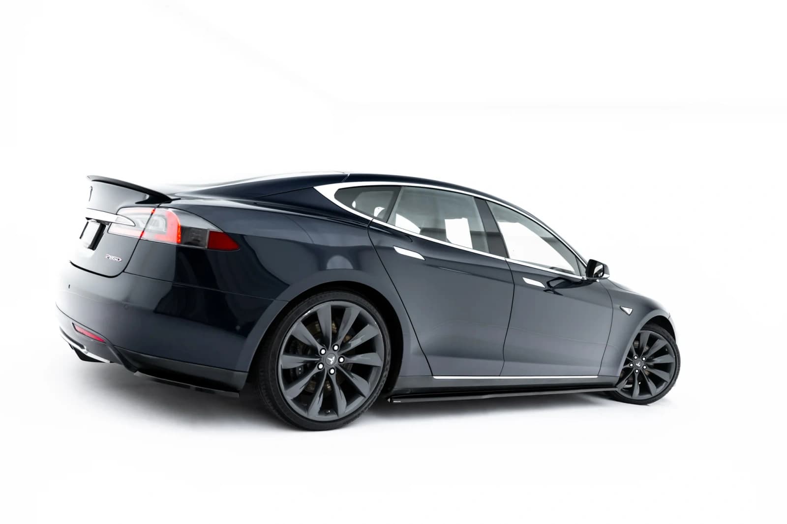 Накладки на пороги V.2 Maxton Tesla Model S Mk1 - фото My Tuning Lab