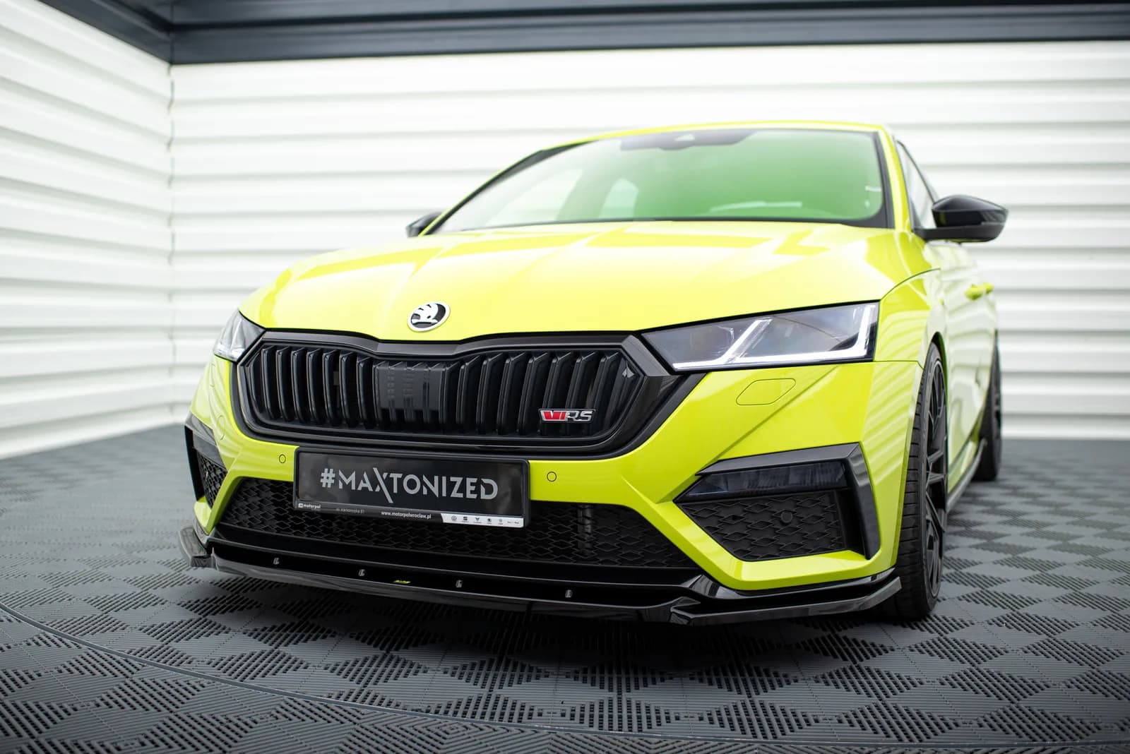 Передній сплітер V.3 Maxton Skoda Octavia RS Mk4 - фото My Tuning Lab