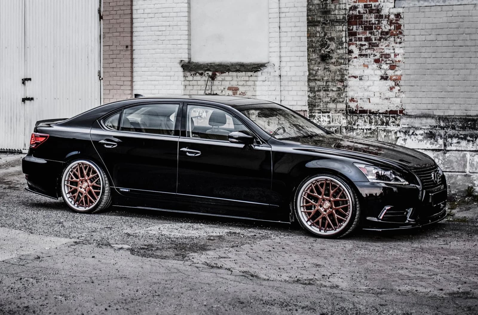 Накладки на пороги Maxton Lexus LS Long MK4 Facelift (чорний глянець) - фото My Tuning Lab