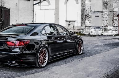 Накладки на пороги Maxton Lexus LS Long MK4 Facelift (чорний глянець) - фото My Tuning Lab