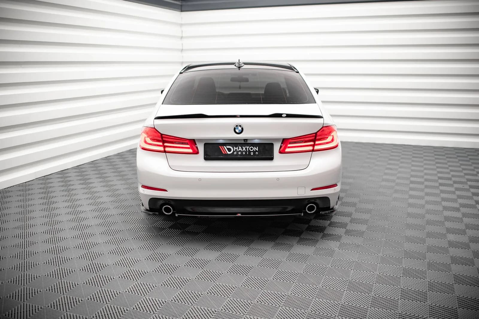 Задній сплітер Maxton BMW 5 Sedan G30 - фото My Tuning Lab