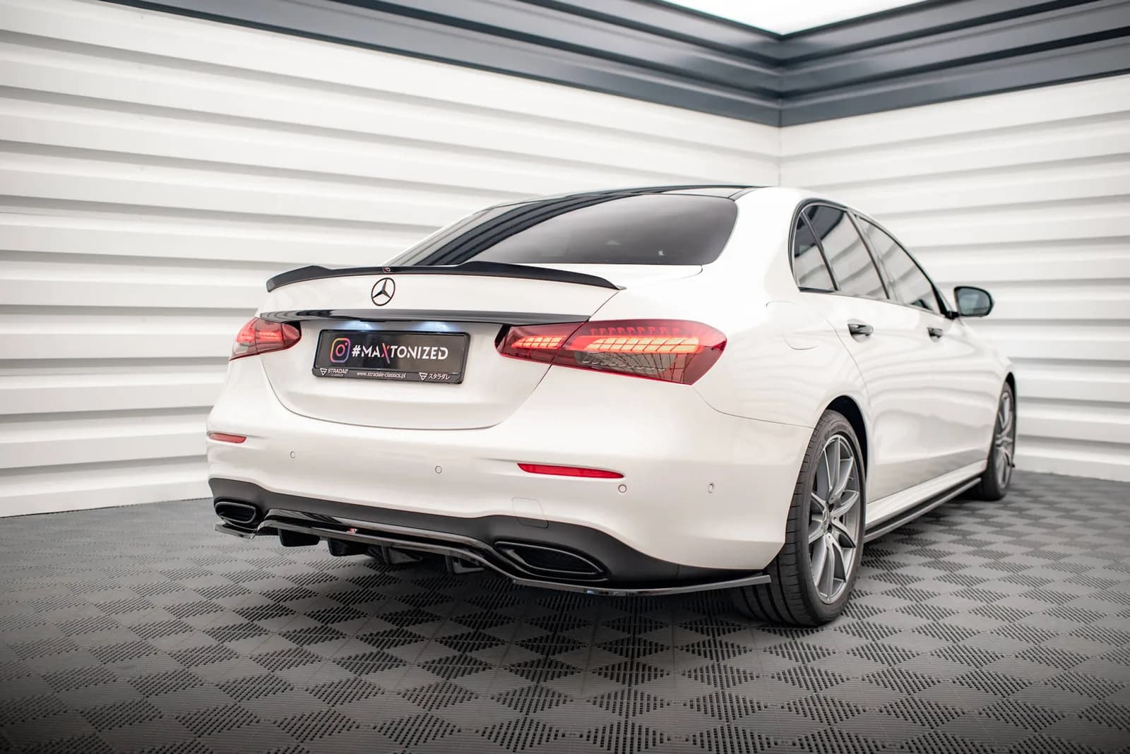 Задній сплітер (Z Dyfuzorem) Maxton Mercedes-Benz E AMG-Line Sedan W213 Facelift - фото My Tuning Lab