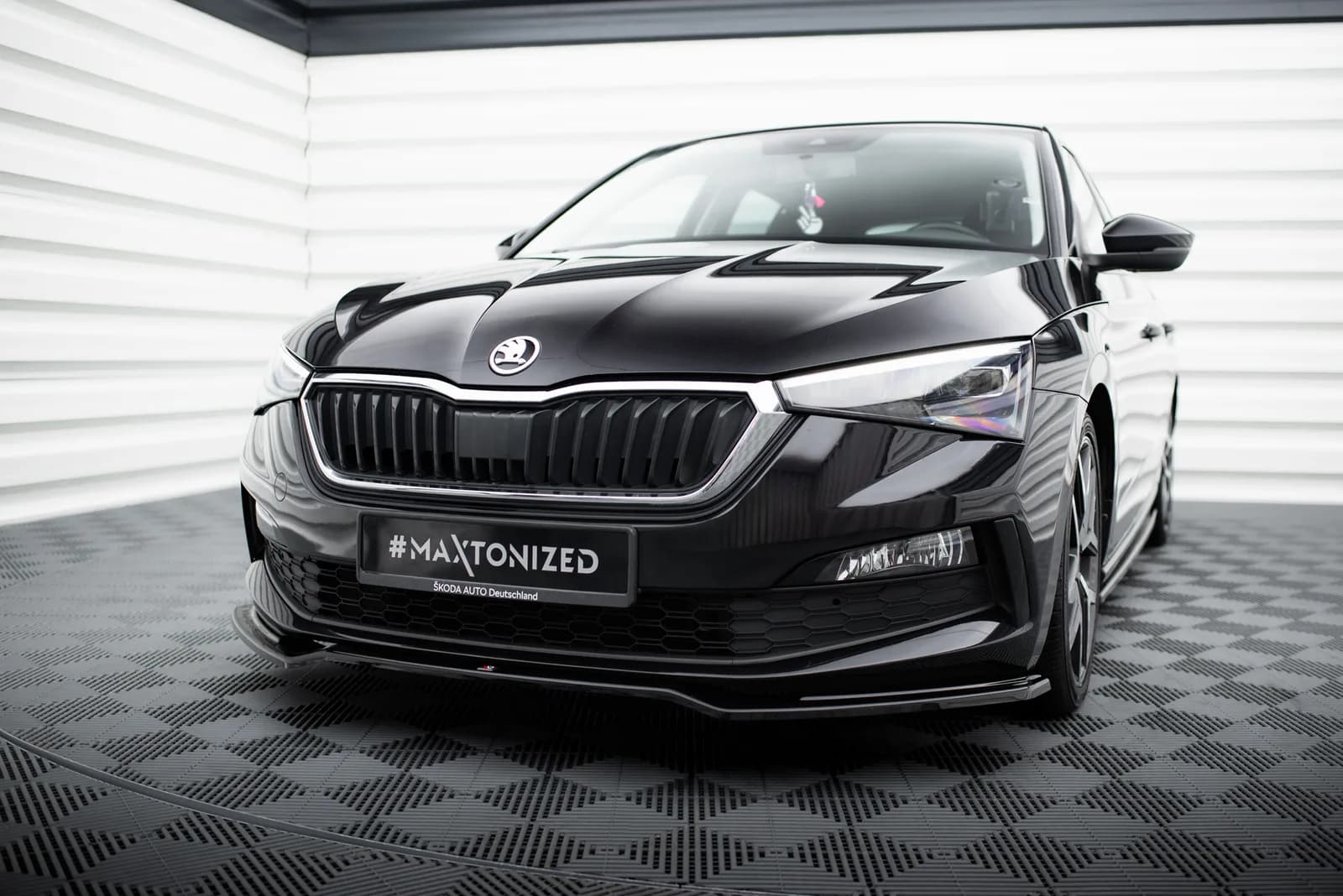 Передній сплітер V.2 Maxton Skoda Scala - фото My Tuning Lab