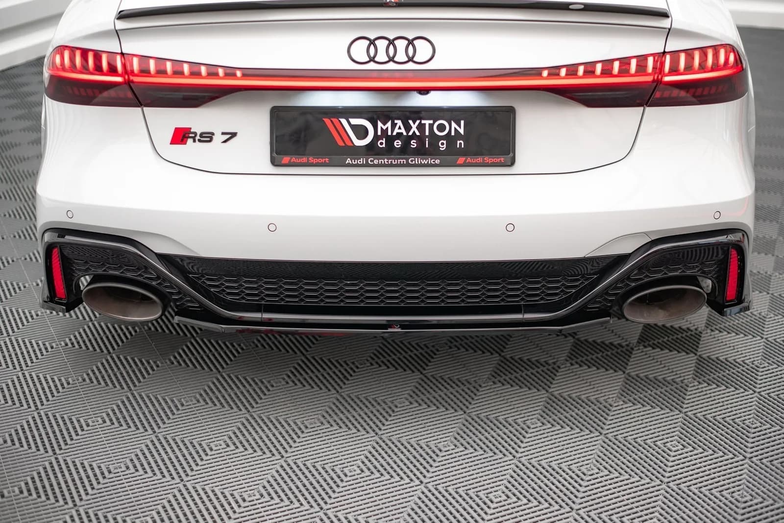 Задній сплітер Maxton Audi RS7 C8 / RS6 C8 / C8 Facelift - фото My Tuning Lab