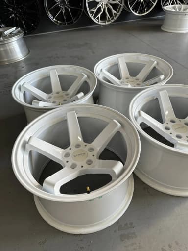 Легкосплавний диск 18" Strom DS-35 18x10,5 ET10 5x114,3 повний глянець білий - Вживаний - фото My Tuning Lab