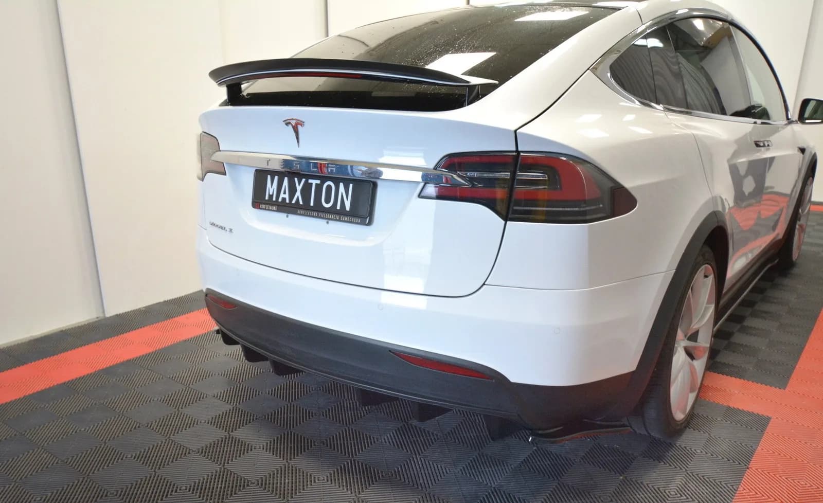 Дифузор Maxton Design Задня накладка TESLA MODEL X - фото My Tuning Lab