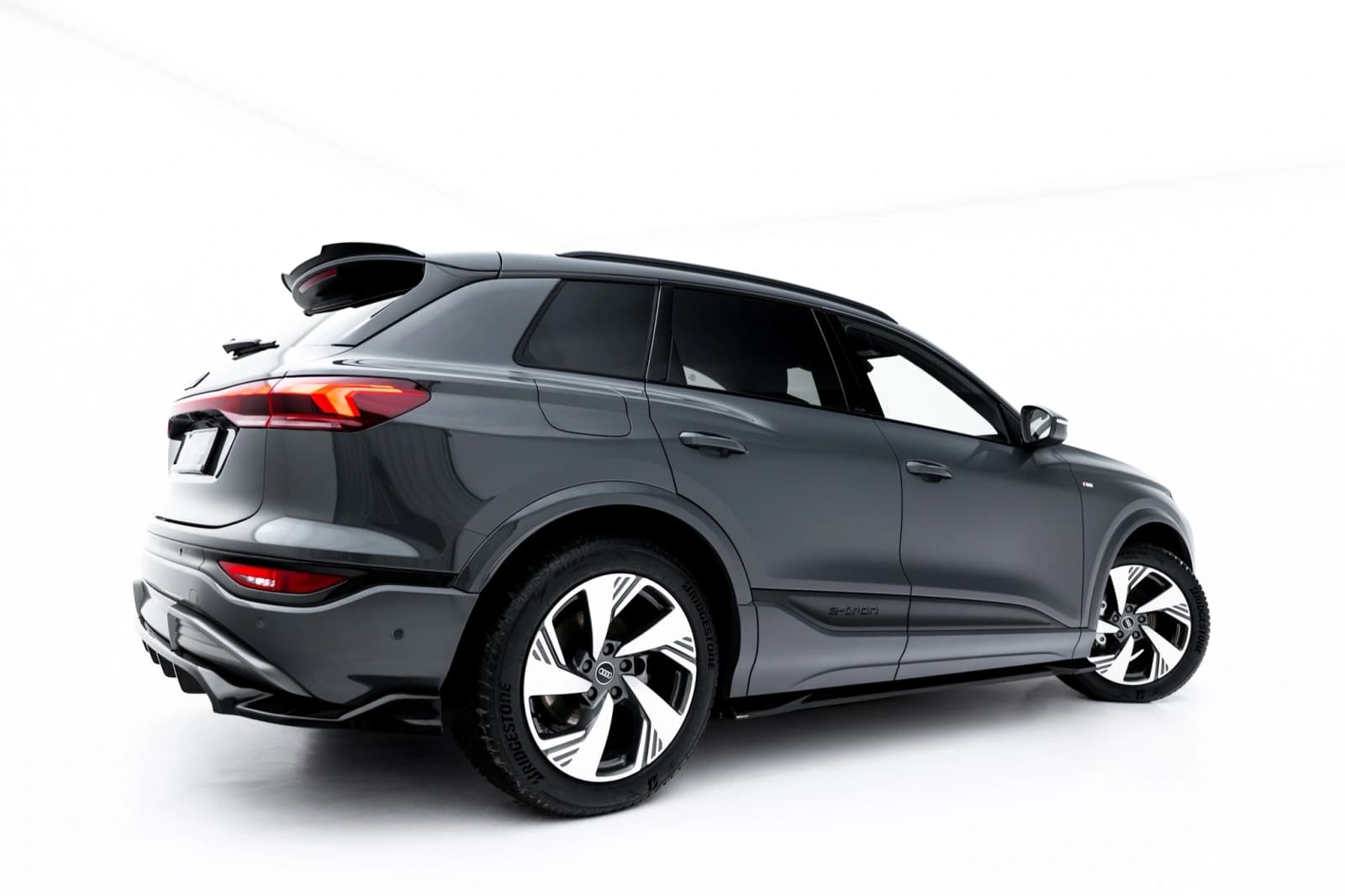 Накладки на пороги Maxton Audi Q6 e-tron Standard / S-Line / SQ6 e-tron SUV / Sportback Mk1 - фото My Tuning Lab