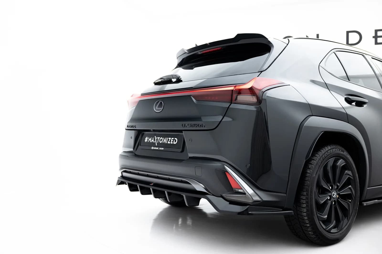 Задній сплітер (Z Dyfuzorem) Maxton Lexus UX F-Sport Mk1 - фото My Tuning Lab