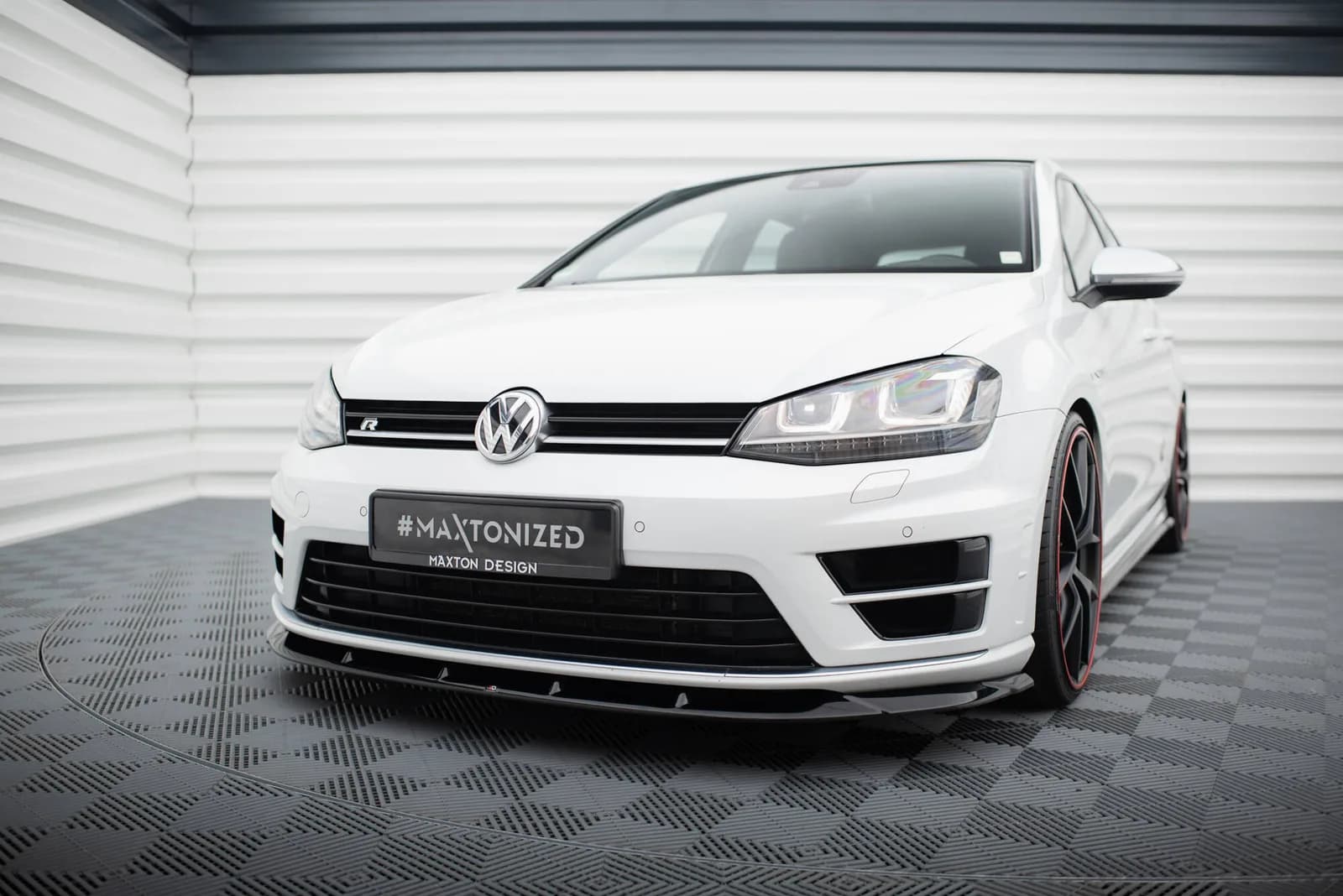 Передній сплітер V.6 Maxton Volkswagen Golf R / R-Line Mk7 - фото My Tuning Lab