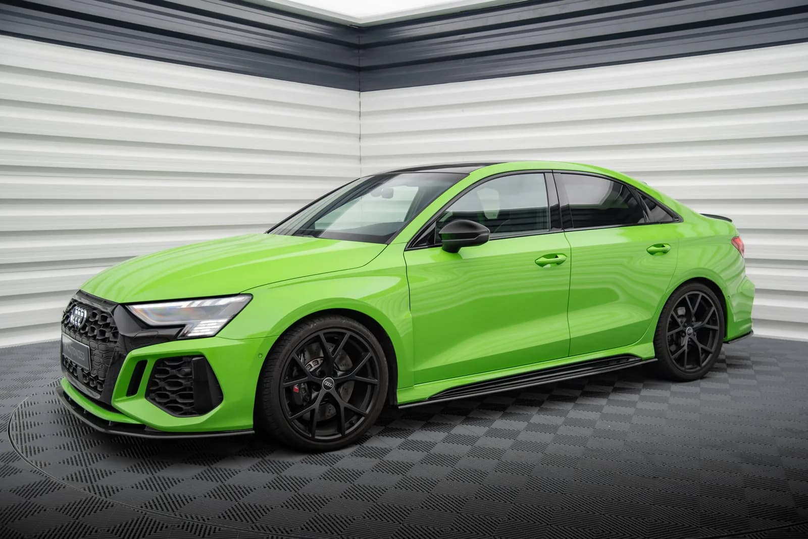 Карбонові бічні сплітери Prepreg V.3 Maxton Audi RS3 Sedan / Sportback 8Y / 8Y Facelift - фото My Tuning Lab