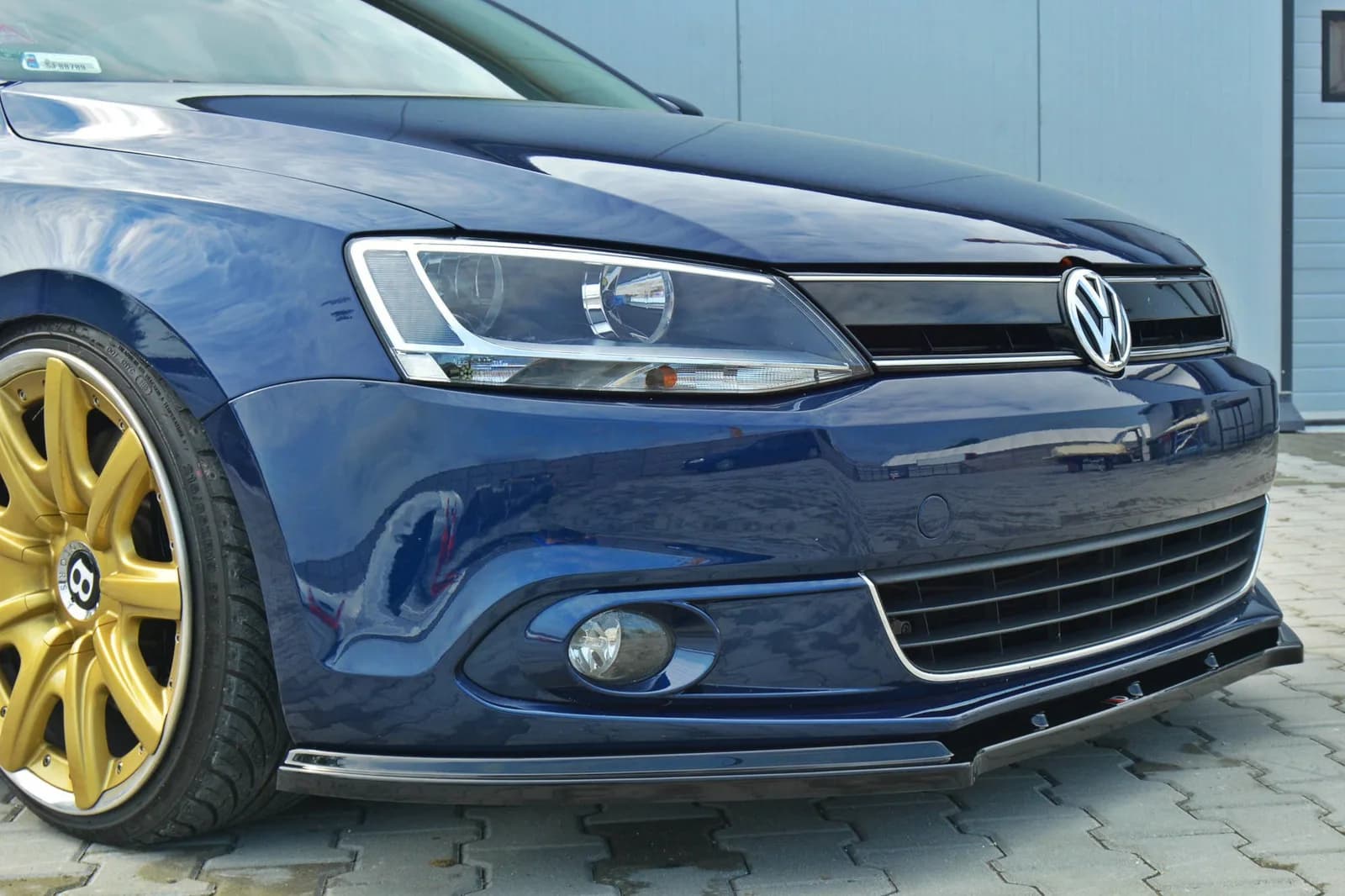 Передній сплітер Maxton V1 Volkswagen Jetta MK6 Sedan дорестайлінг (чорний глянець) - фото My Tuning Lab