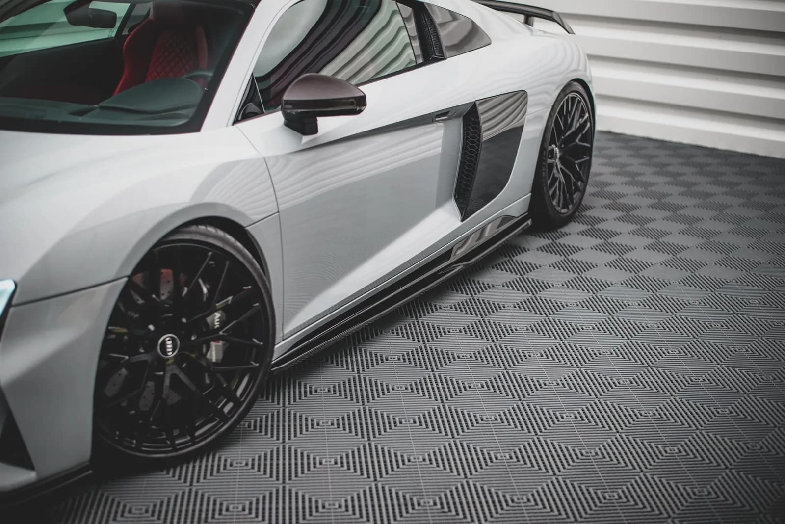 Накладки на пороги Maxton Audi R8 Mk2 Facelift - фото My Tuning Lab