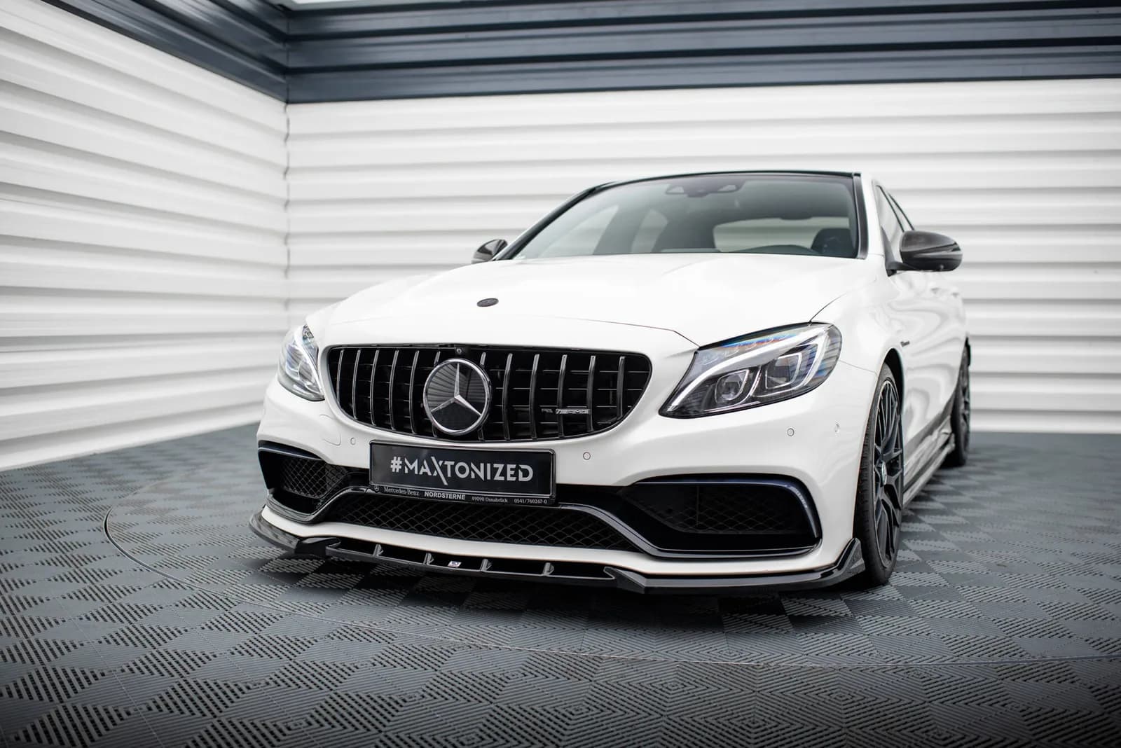 Передній сплітер V.2 Maxton Mercedes-AMG C63 Sedan / Estate W205 / S205 - фото My Tuning Lab