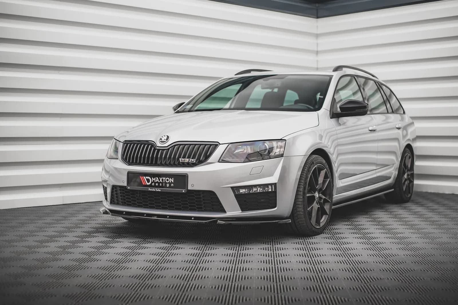 Передній сплітер V.4 Maxton Skoda Octavia RS Mk3 - фото My Tuning Lab