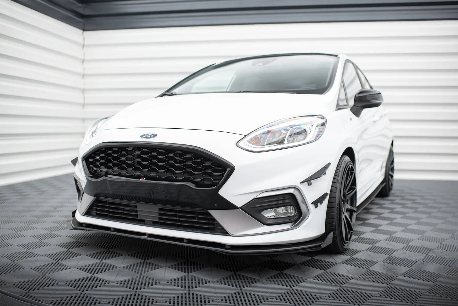 Передній сплітер Racing Durability + Flaps Maxton Ford Fiesta Mk8 ST / ST-Line - фото My Tuning Lab