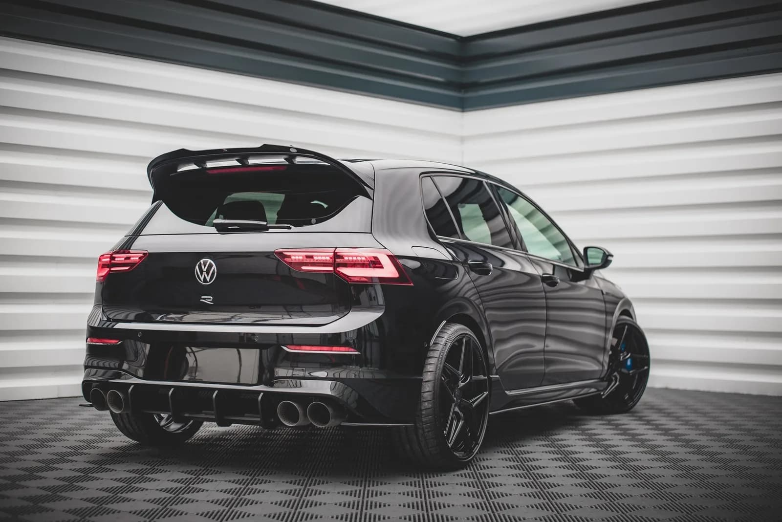 Задній дифузор Street Pro Maxton Volkswagen Golf R Mk8 - фото My Tuning Lab
