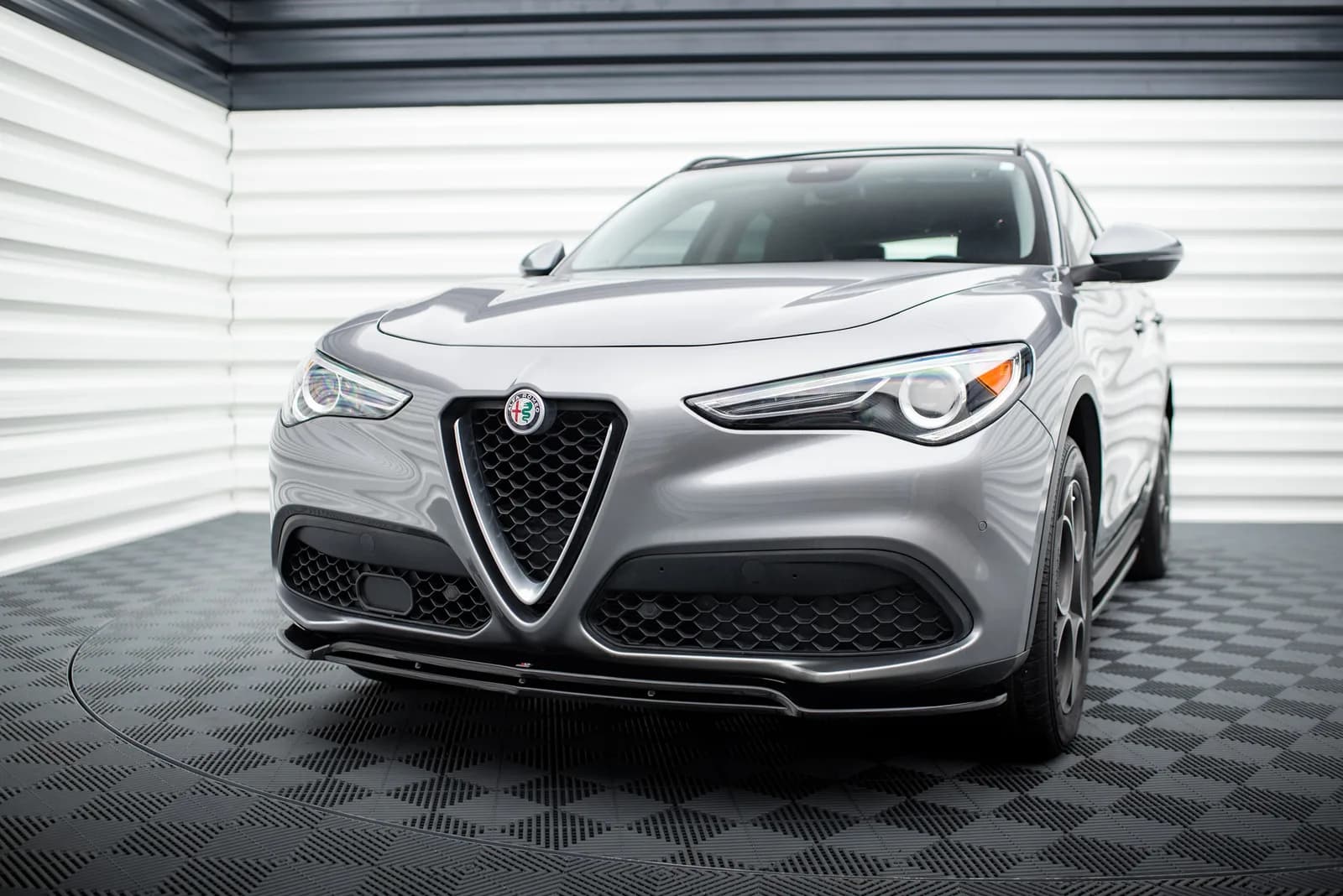 Передній сплітер V.2 Maxton Alfa Romeo Stelvio Mk1 - фото My Tuning Lab