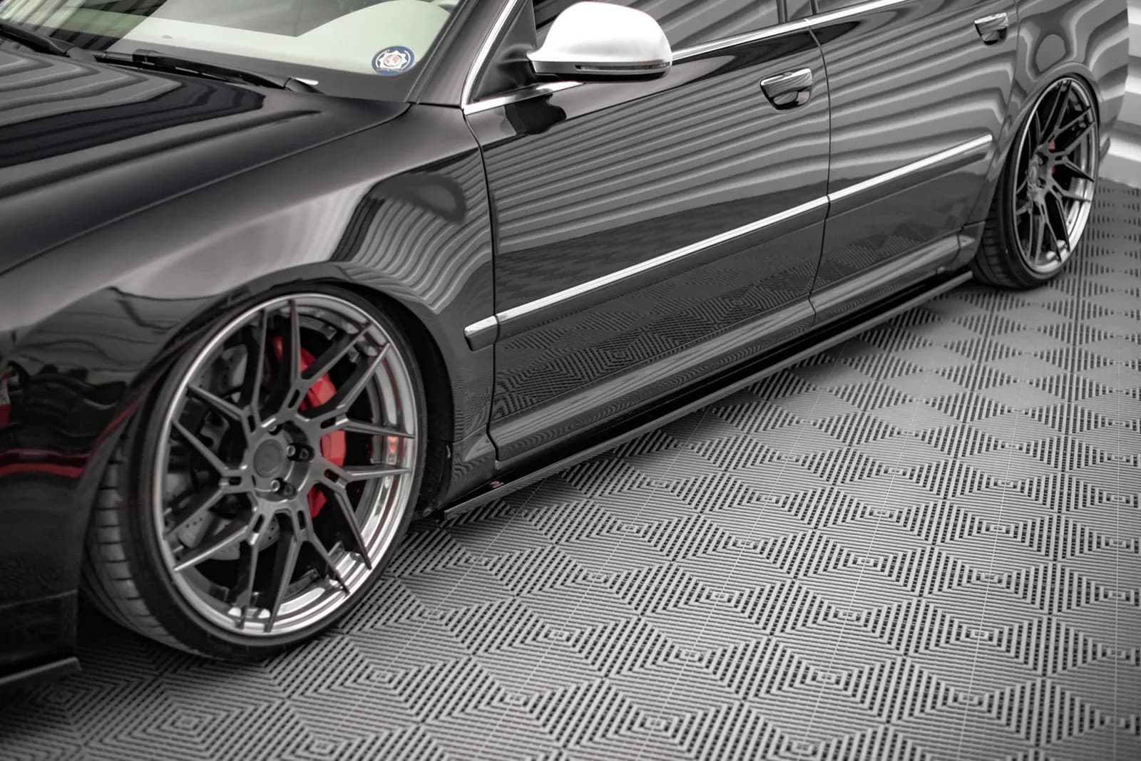 Накладки на пороги Maxton Audi S8 D3 - фото My Tuning Lab