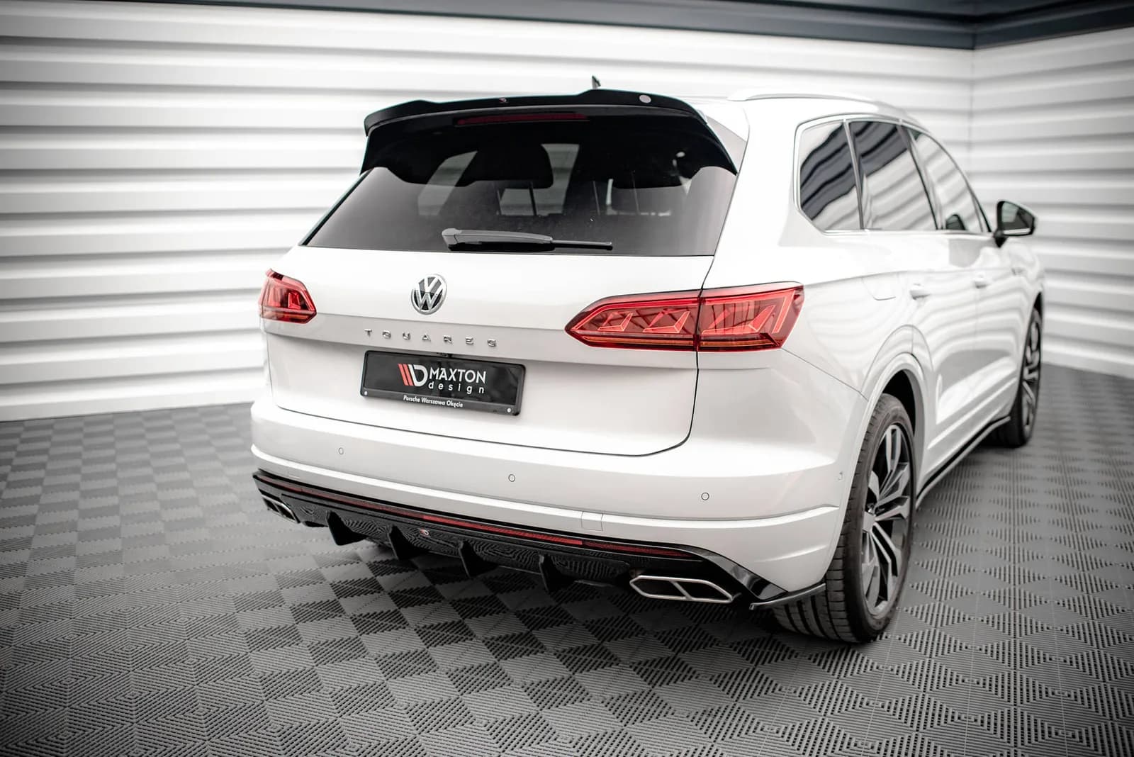 Задня накладка Maxton Volkswagen Touareg R-line Mk3 - фото My Tuning Lab