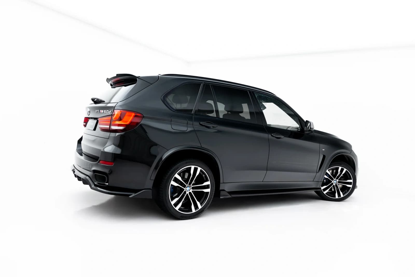Накладки на пороги V.2 Maxton BMW X5 M-пакет F15 - фото My Tuning Lab