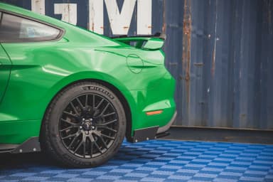 Задні сплітери Boczne V.1 + Flaps Maxton Ford Mustang GT Mk6 Facelift - фото My Tuning Lab