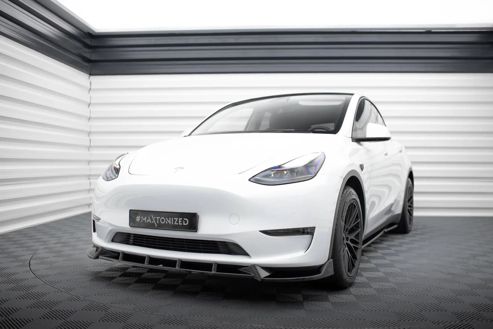 Передній сплітер V.1 Maxton Tesla Model Y - фото My Tuning Lab