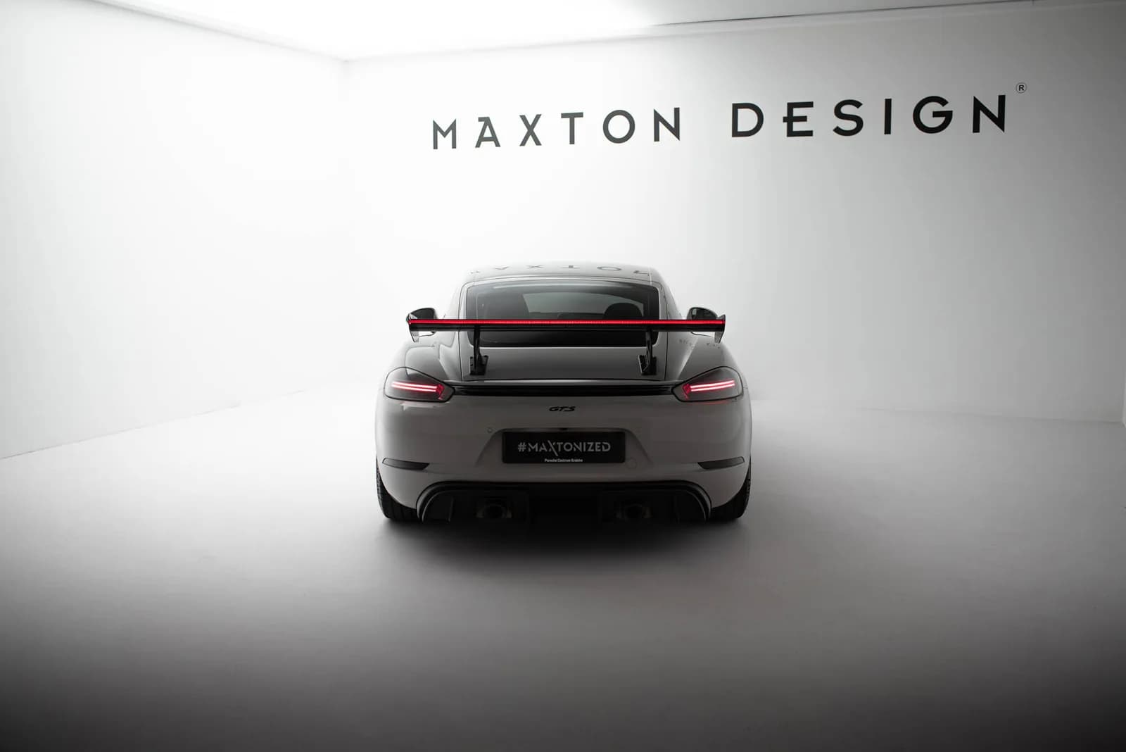 Karbonowy Spoiler Z Wewnętrznymi Wspornikami V.2 + LED Maxton Porsche 718 Cayman 982c - фото My Tuning Lab