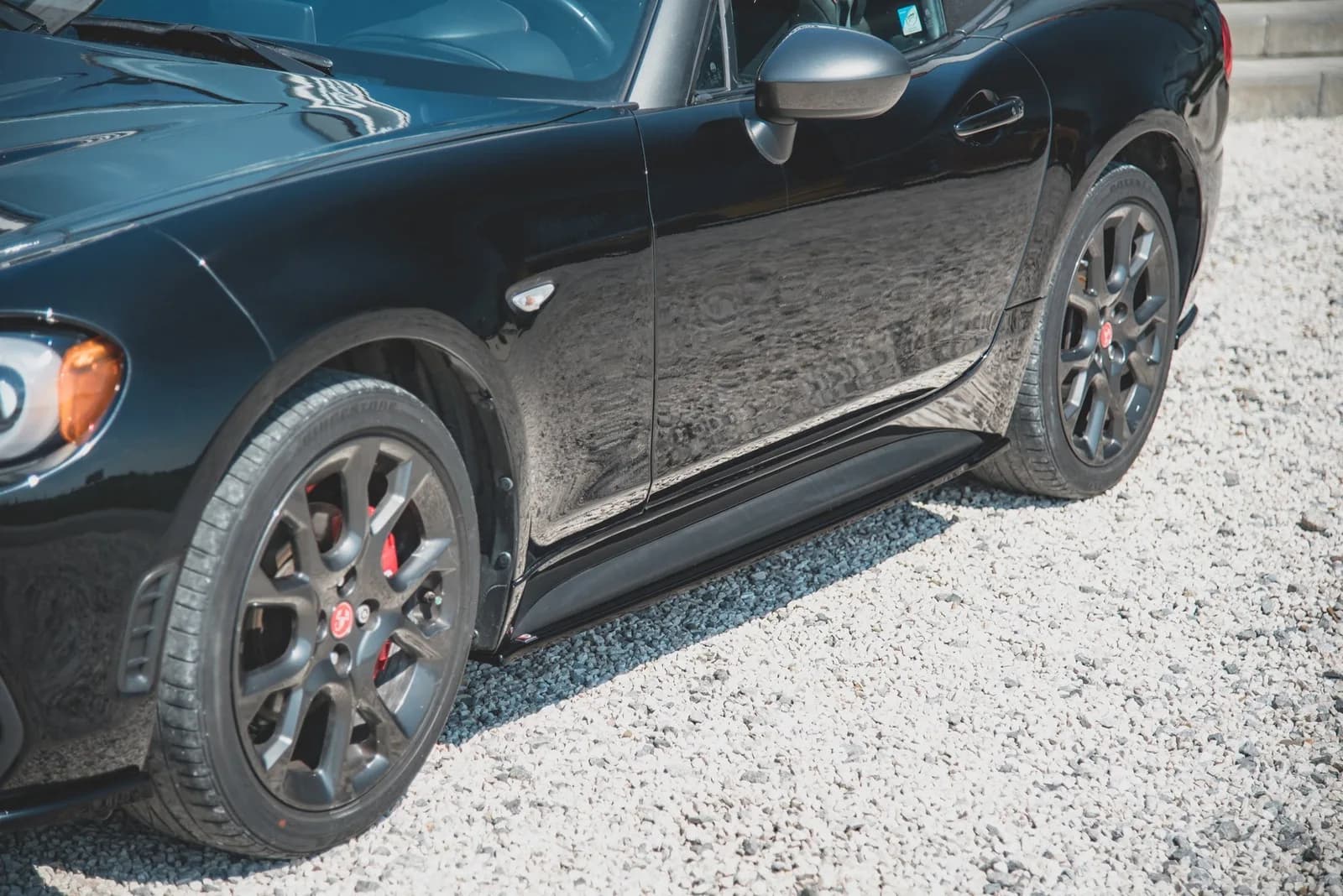 Накладки на пороги Maxton Abarth 124 Spider - фото My Tuning Lab