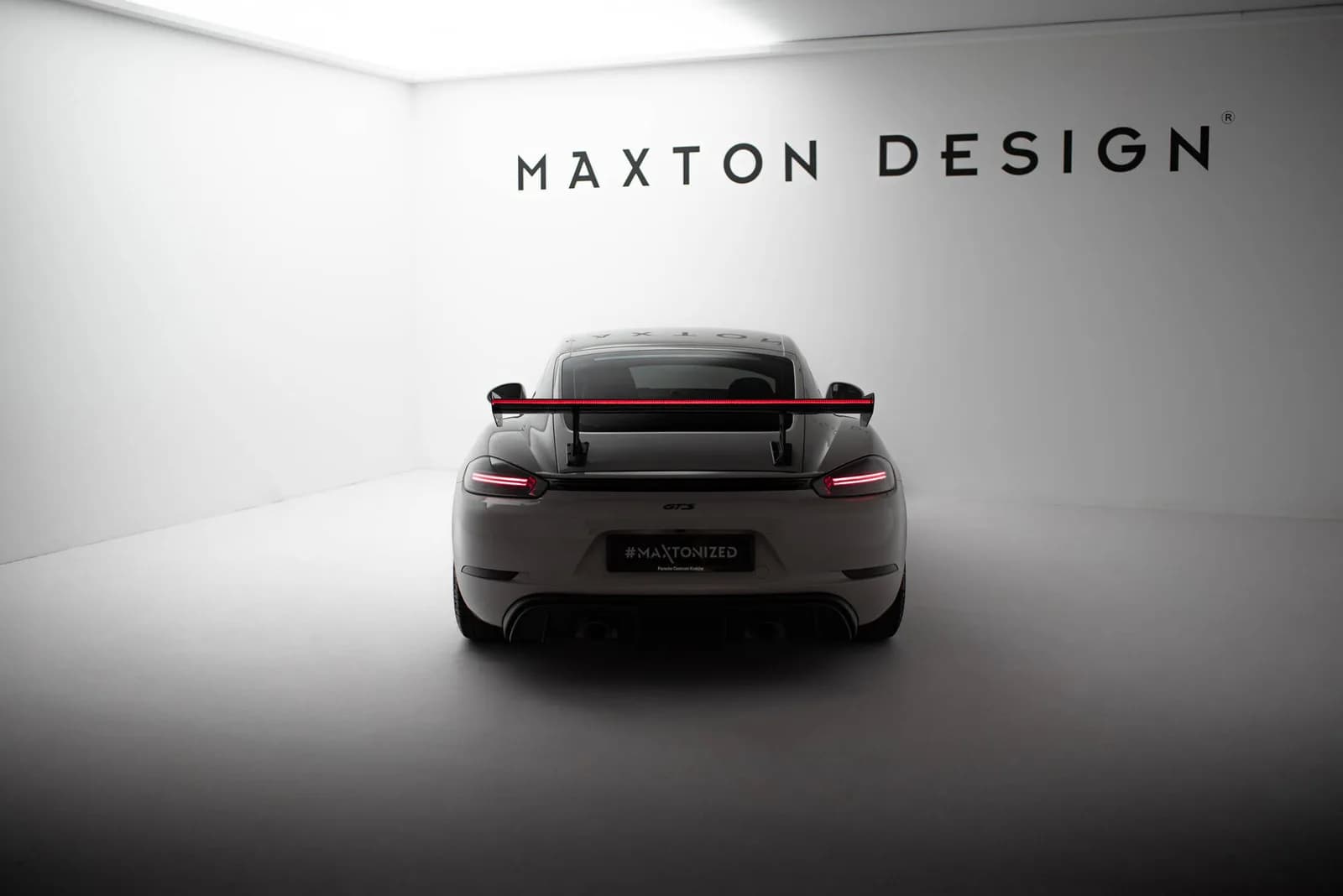 Karbonowy Spoiler Z Wewnętrznymi Wspornikami V.1 + LED Maxton Porsche 718 Cayman 982c - фото My Tuning Lab