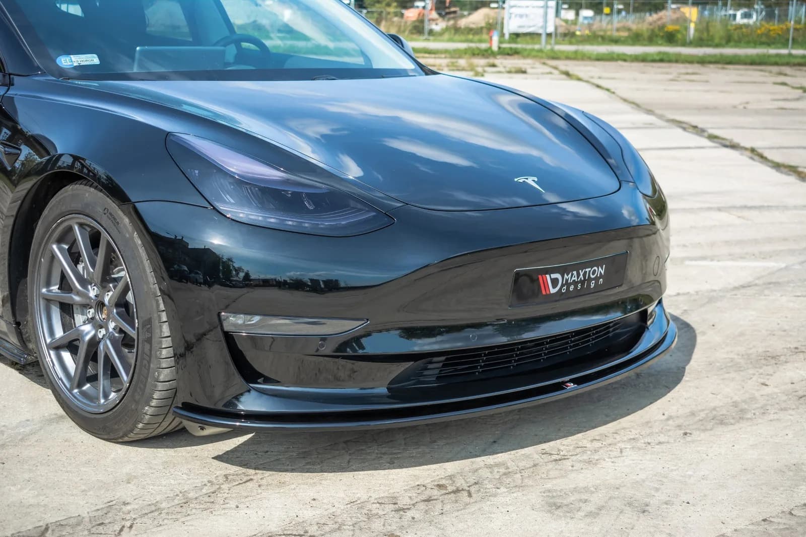Передній сплітер Maxton Tesla Model 3 - фото My Tuning Lab