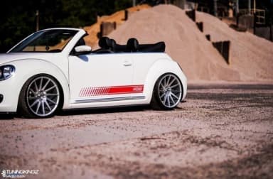 Накладки на пороги Maxton Volkswagen Beetle (чорний глянець) - фото My Tuning Lab