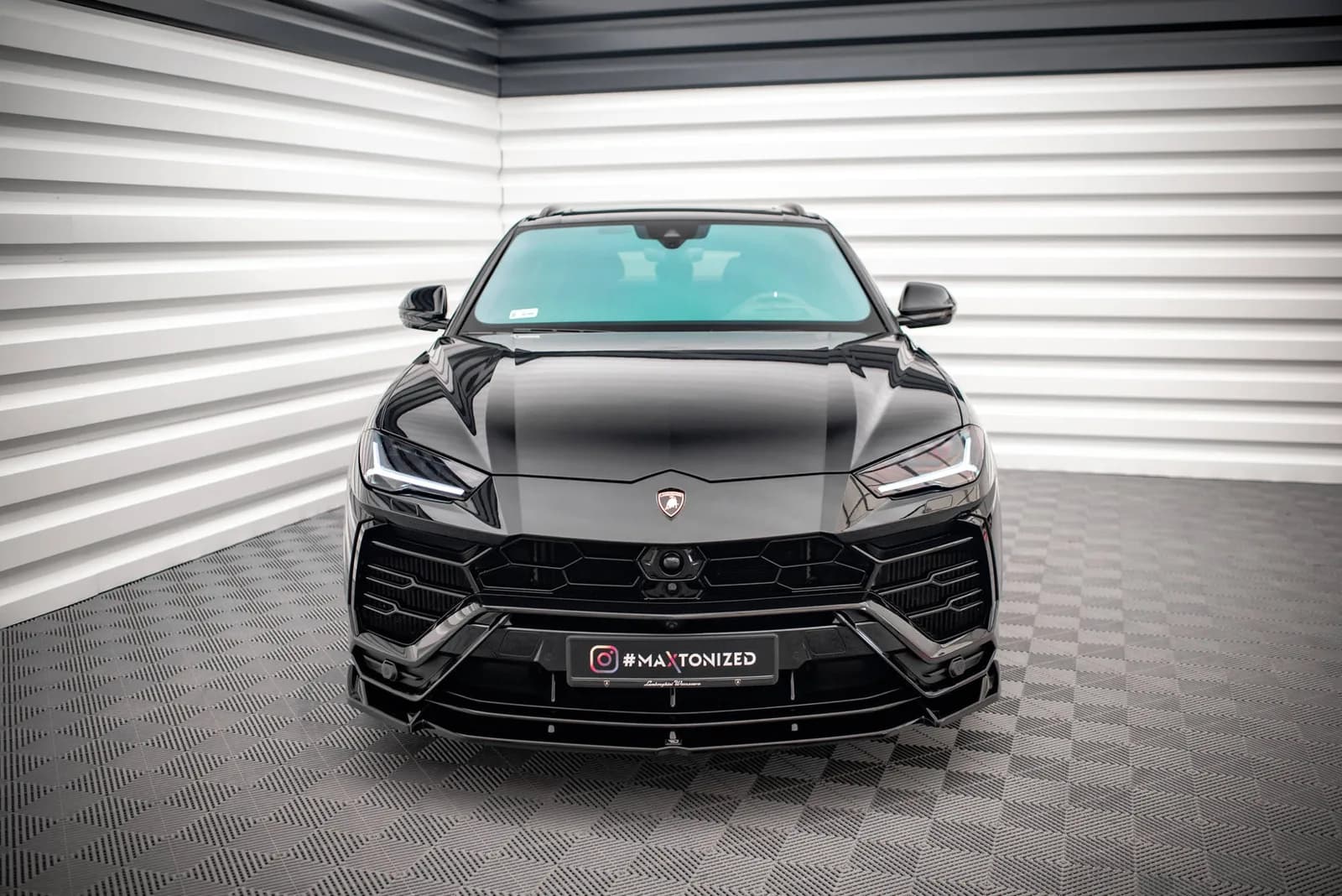 Передній сплітер V.1 Maxton Lamborghini Urus Mk1 - фото My Tuning Lab