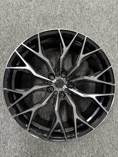 Вживаний Легкосплавний диск 22" Concaver CVR1 22x9,5 ET14 5x112 чорний з подвійним тонуванням - фото My Tuning Lab