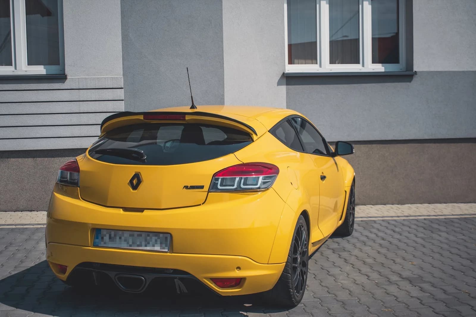 Продовження спойлера Maxton Renault Megane 3 RS (чорний глянець) - фото My Tuning Lab