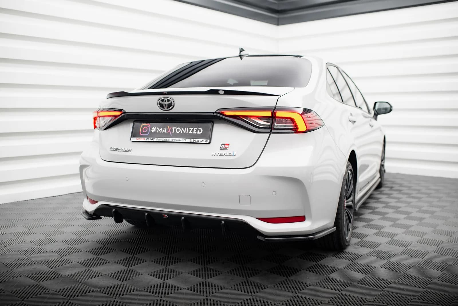 Задня накладка Maxton Toyota Corolla XII Sedan - фото My Tuning Lab