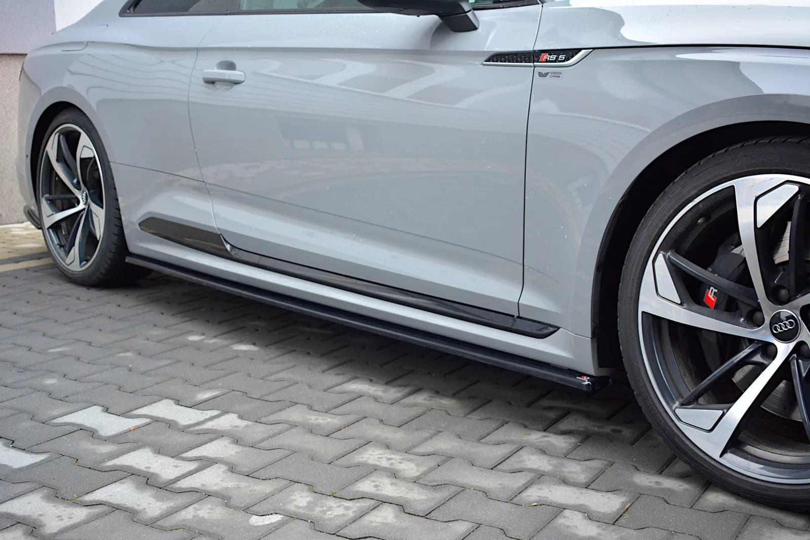 Накладки на пороги Maxton Audi RS5 F5 Coupe (чорний глянець) - фото My Tuning Lab