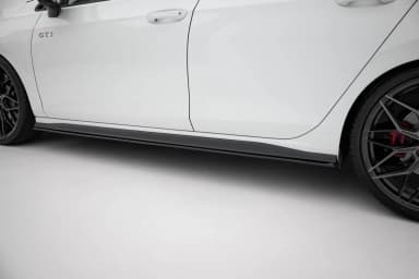 Накладки на пороги Street Pro Maxton Volkswagen Golf GTI / GTE / GTI Clubsport / GTD / R-Line Mk8 / Mk8 Facelift - фото My Tuning Lab