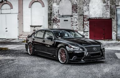 Накладки на пороги Maxton Lexus LS Long MK4 Facelift (чорний глянець) - фото My Tuning Lab