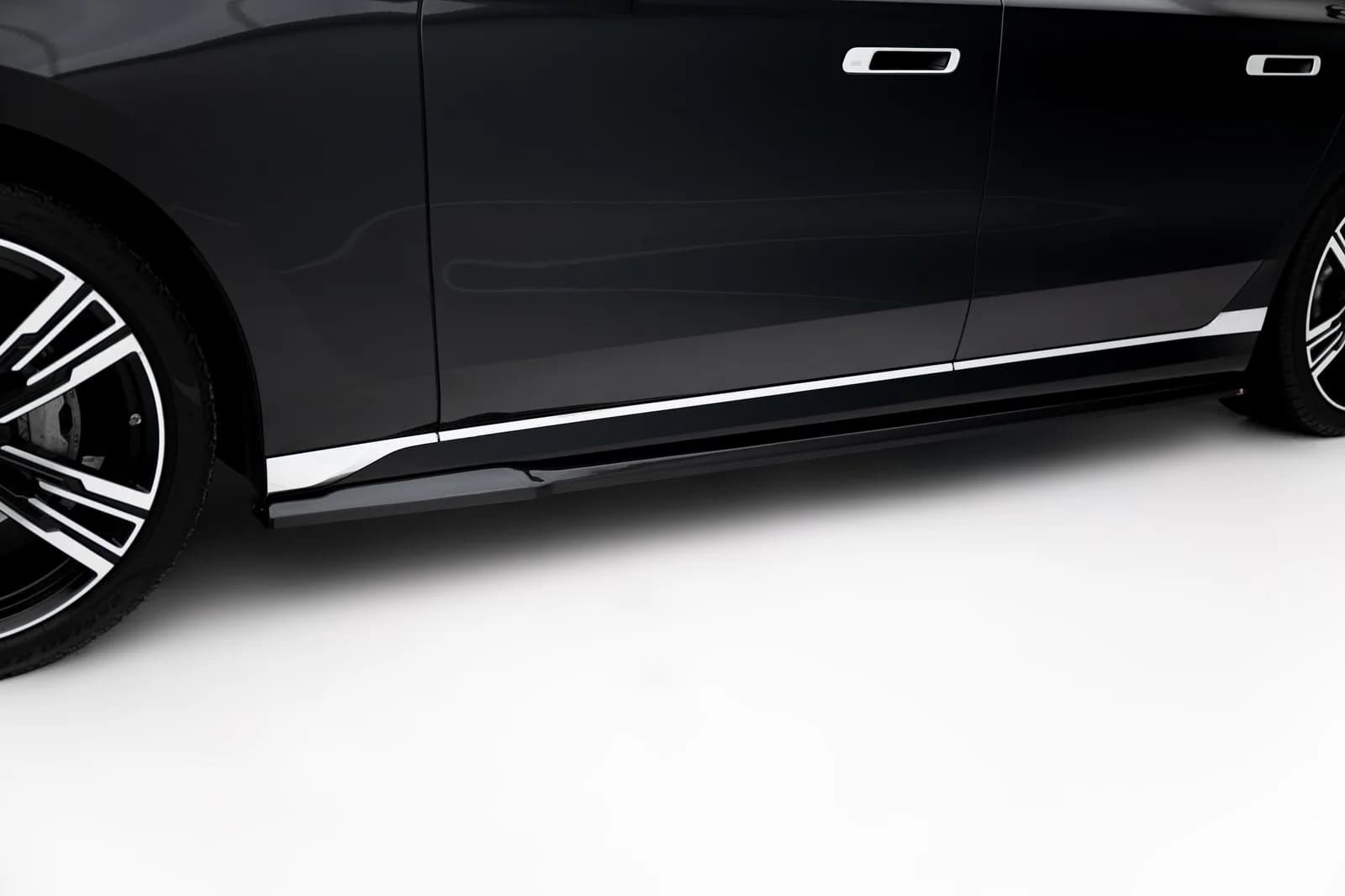 Накладки на пороги Maxton BMW 7 G70 / 740d xDrive M-пакет / 740i xDrive M-пакет / 7 G70 - фото My Tuning Lab