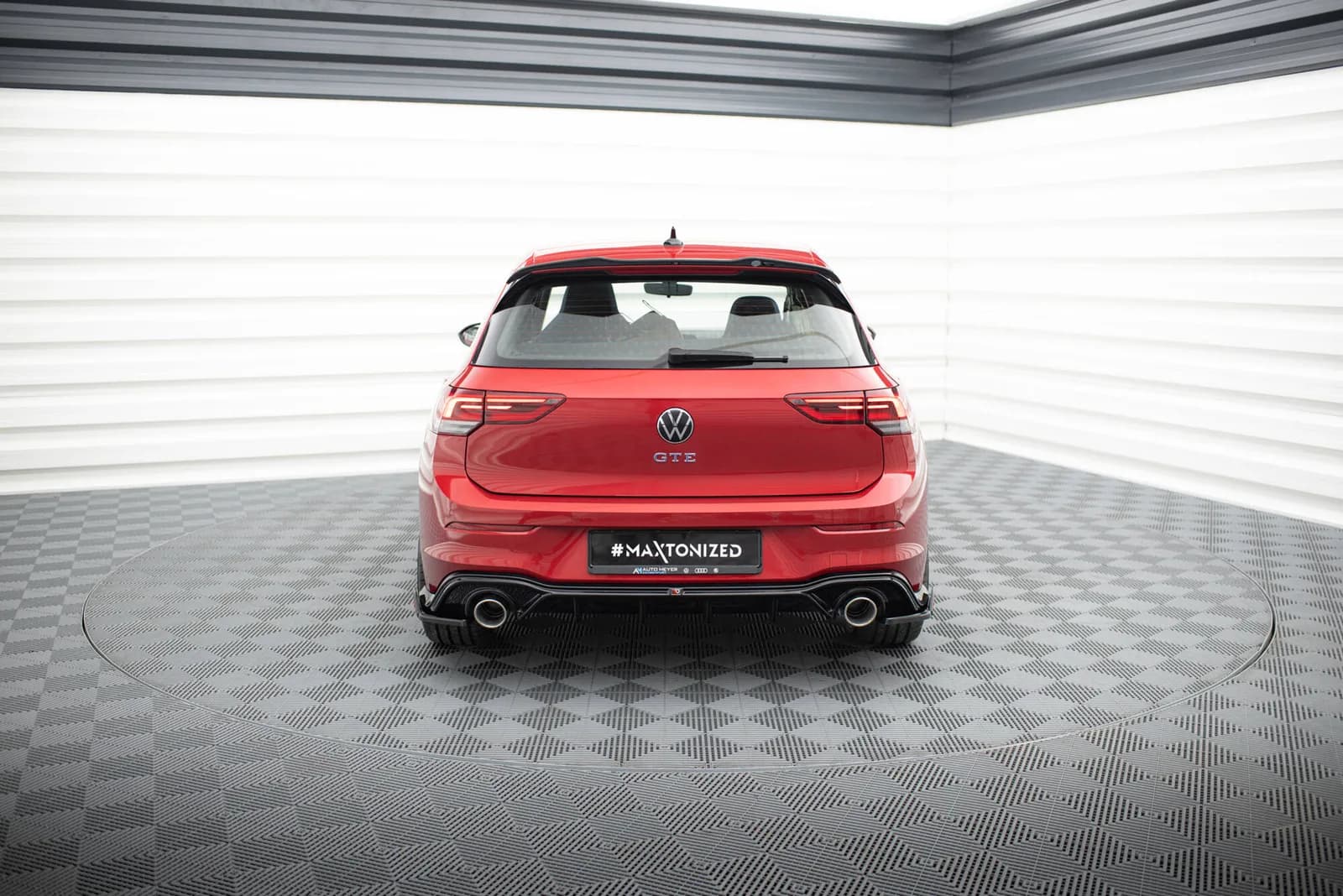 Задня накладка + Atrapa Вихлопu Maxton Volkswagen Golf GTE / R-Line Mk8 / Mk8 Facelift - фото My Tuning Lab