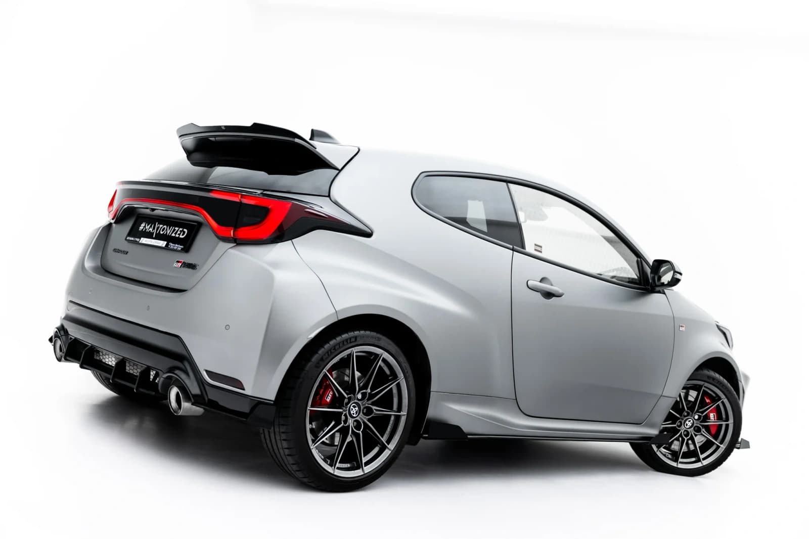 Накладки на пороги Street Pro + Flaps Maxton Toyota GR Yaris Mk4 Facelift - фото My Tuning Lab